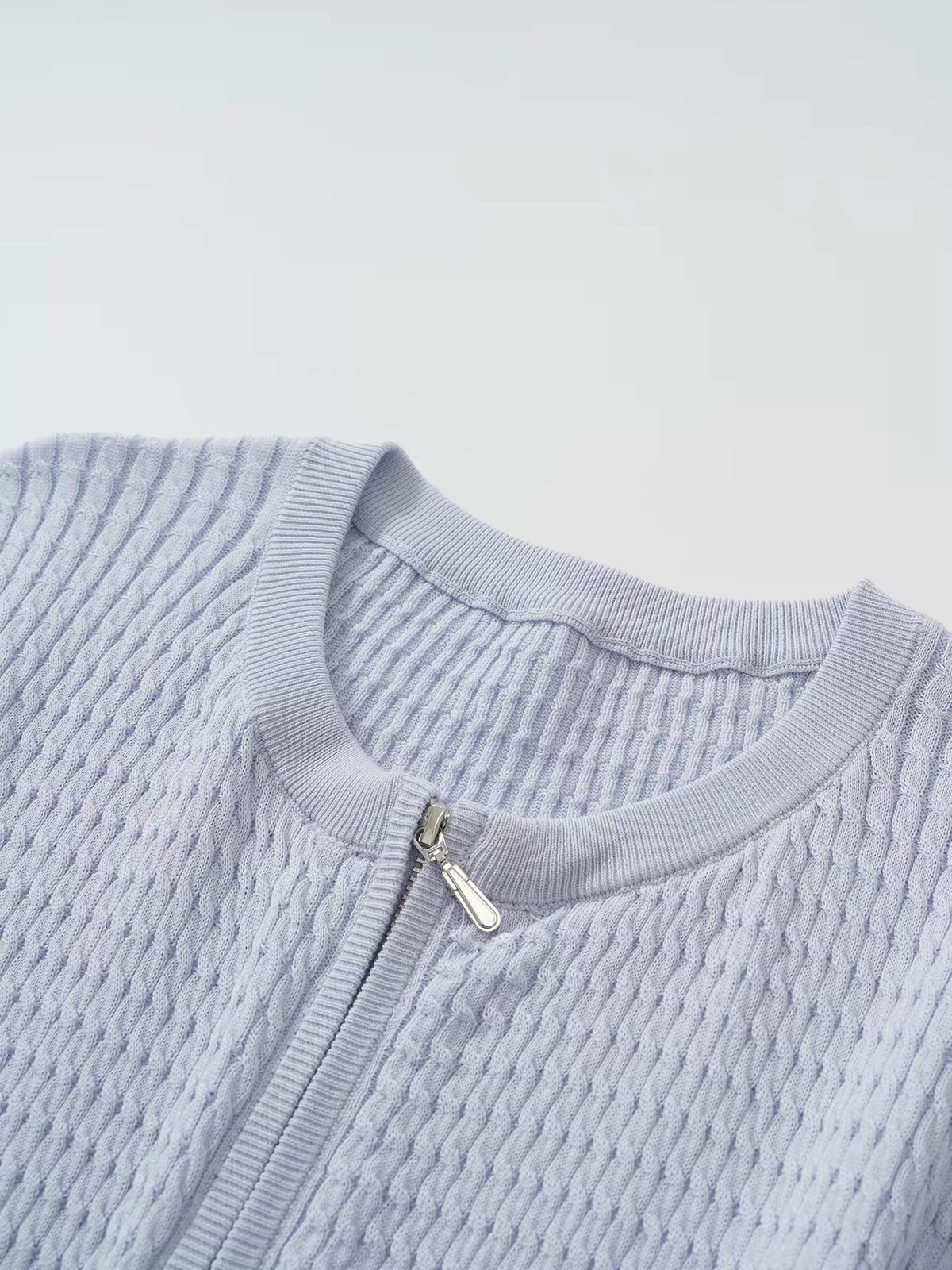 Textured Knit Round Neck Zip-Up Short Sleeve Top - 图片 6